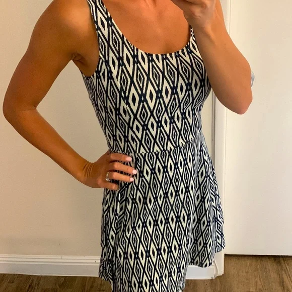 H&M White and Blue Sundress - Picture 6 of 6